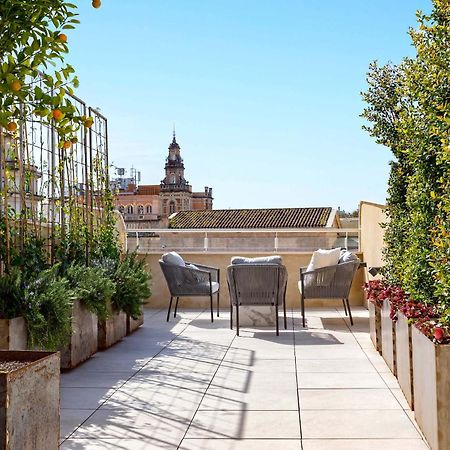 Genteel Home San Francisco Suites Seville Exterior photo